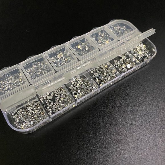 Diamond Crystal Nail Art Glitter Flakes - Picture 1 of 4